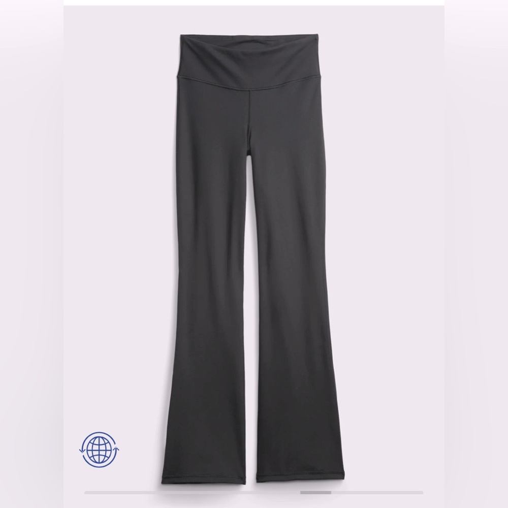 GAP Women’s Bootcut Sky High Workout Leggings
